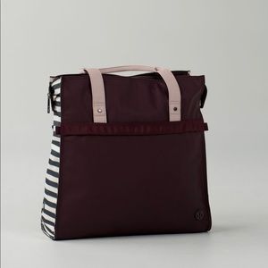 NWT Lululemon Follow Your Bliss Bag in Bordeaux